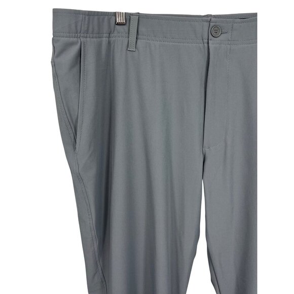 Under Armour Size 42 X 30 Mens Straight Leg Pants Lightweight Gray NWT New - Picture 3 of 13